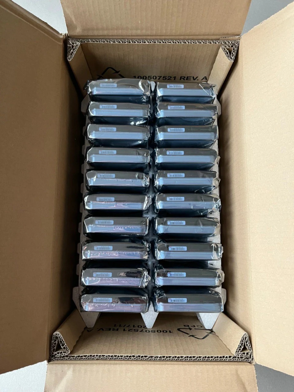 Iraq shipment 200 laptops view 1