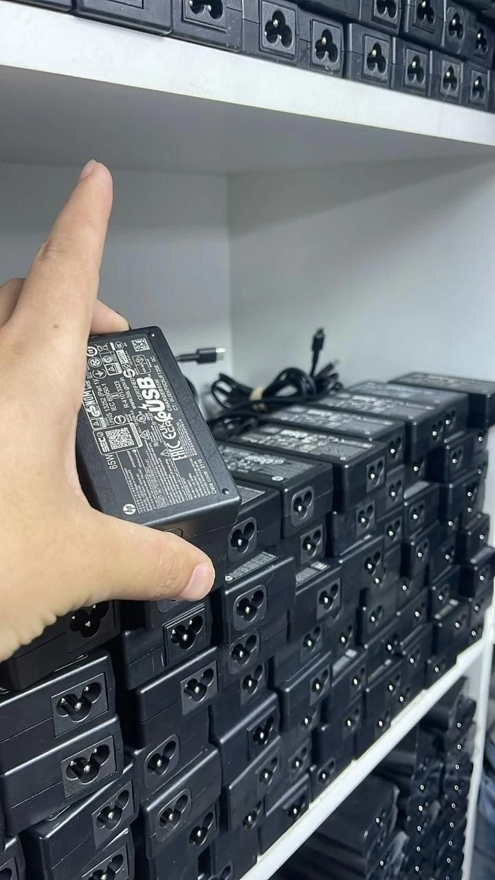 Iraq shipment 200 laptops view 2